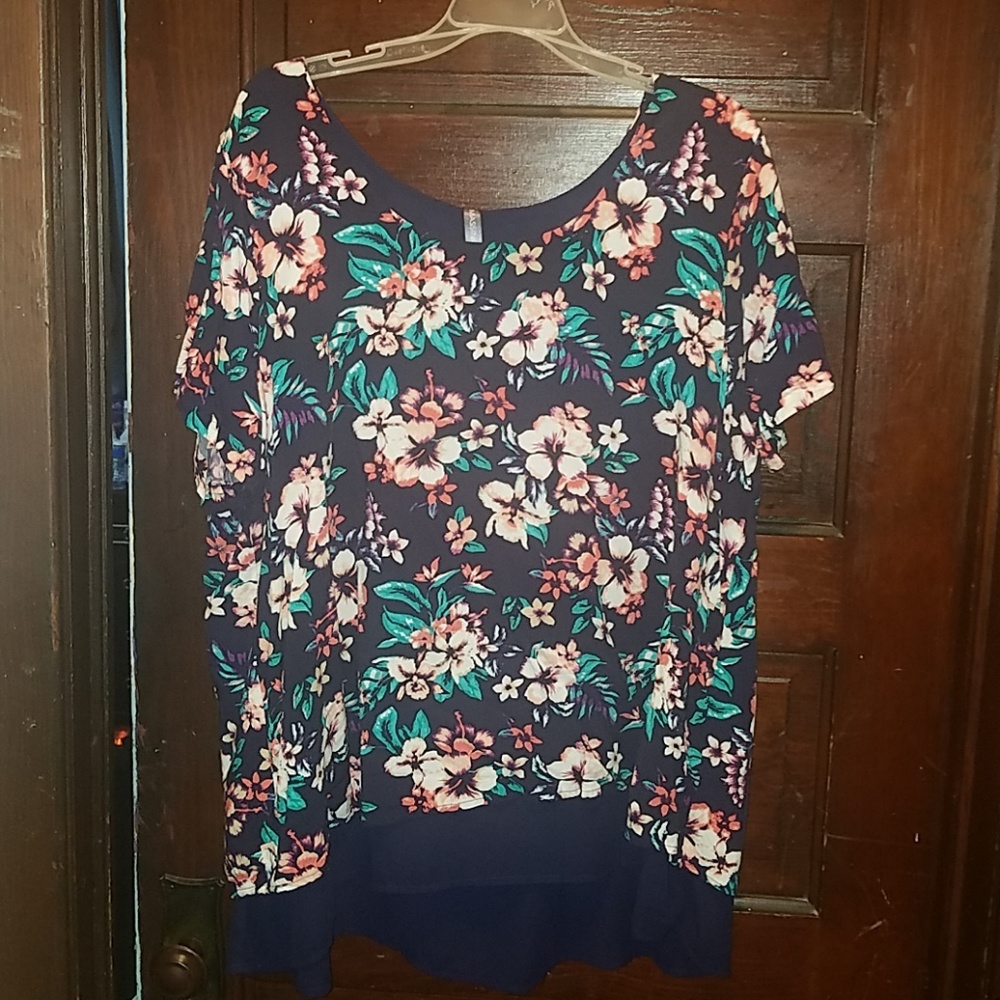 Floral flyaway top